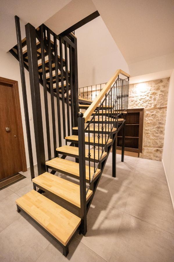 Casa En El Lago -Luxury Apartments In The Historical Center Of Ioánnina Exteriör bild